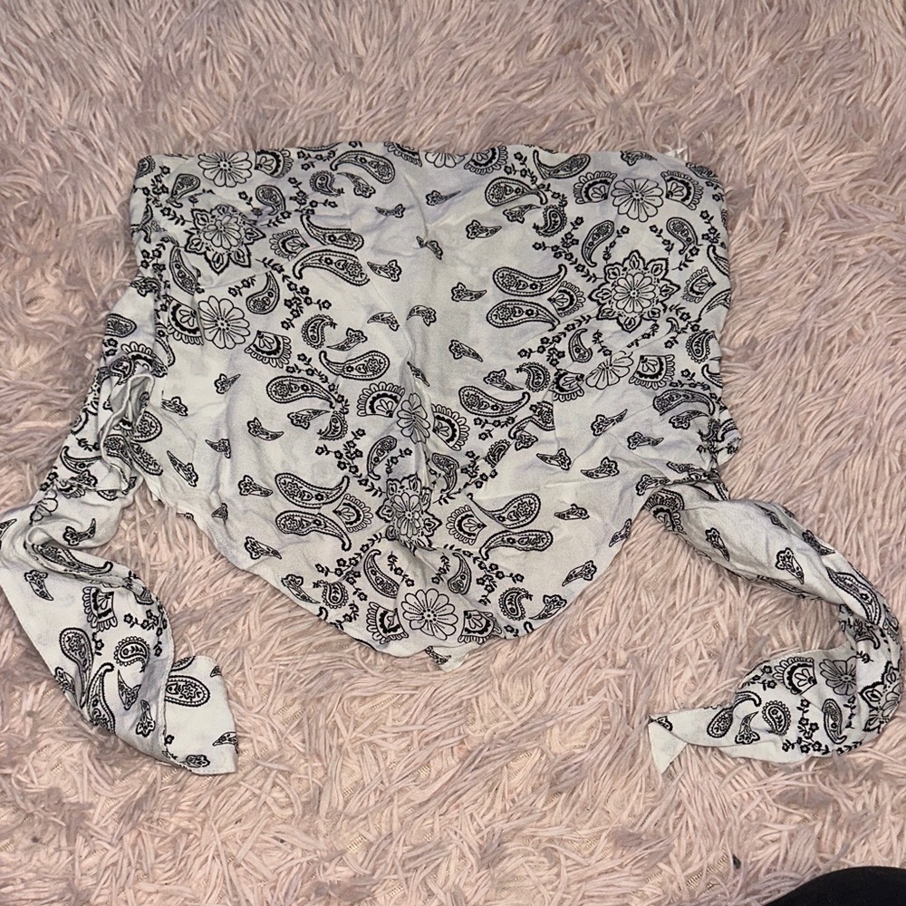 Hollister Black and White Paisley Crop Top